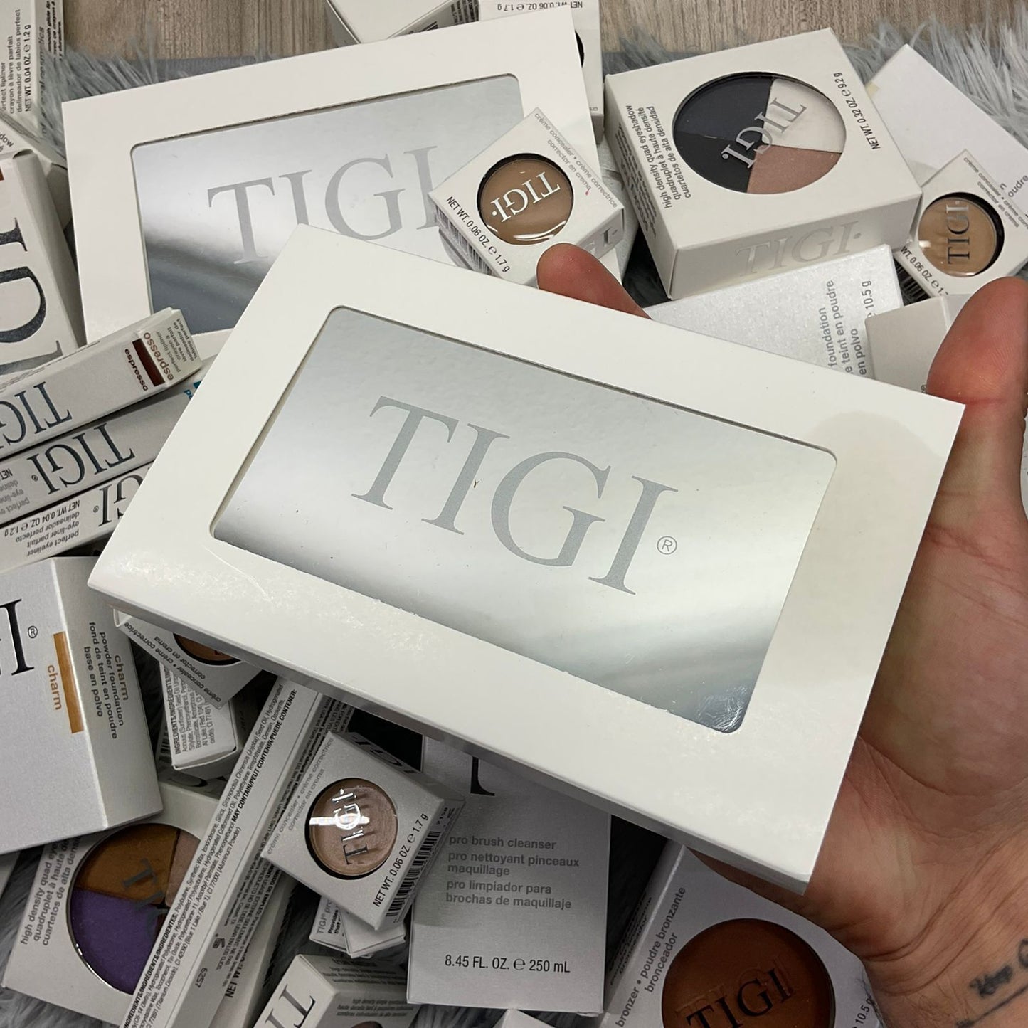 LOTE TIGI 50 PIEZAS